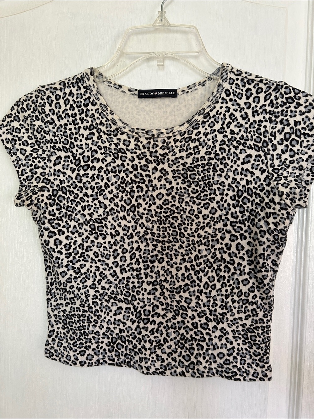 Brandy Melville Leopard Print Short Sleeve Tee, PTP 15 in, 15 in long‎ sleeve